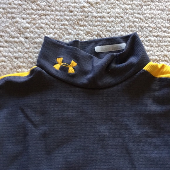 Under Armour top, first layer - Picture 3 of 5